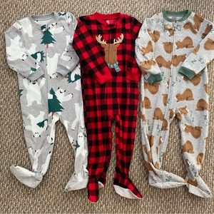 Carters 3 pack of 2t fleece Footie pjs